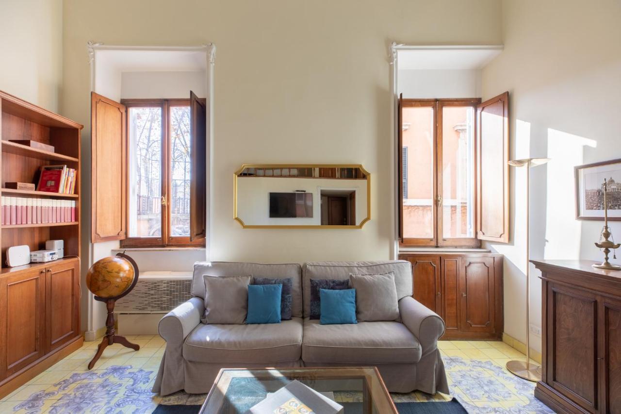 Apartment Iflat Campo De Fiori Cozy Flat